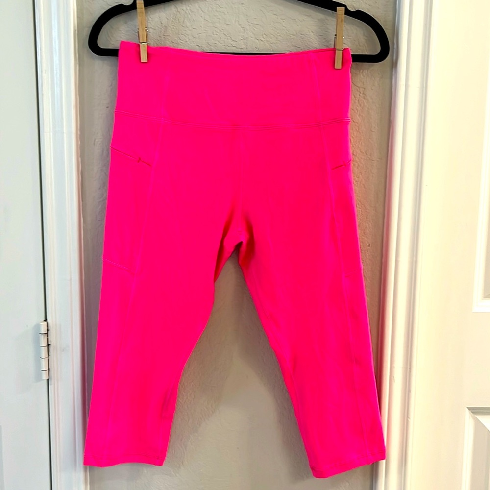 Zyia Hot Pink crop leggings size 6-8